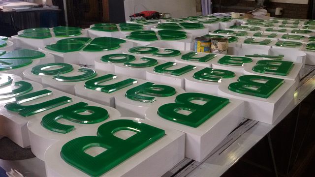 Letras corpóreas - trabajo realizado por Contacto Visual