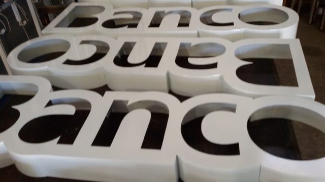 Letras corpóreas - trabajo realizado por Contacto Visual