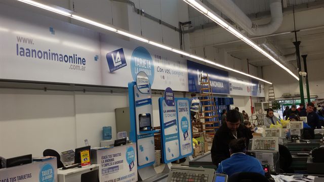 Señalética interior en supermercado La Anónima